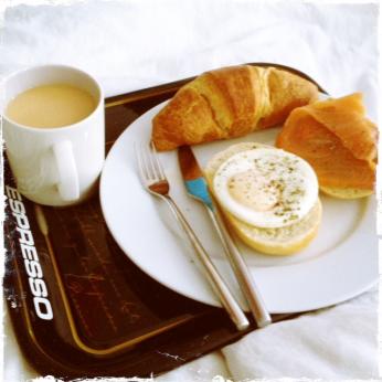 Hand aufs Herz! Wie lange spielst Du jeden Tag mit Deinen Kindern? Hier kommt meine Wahrheit! 2 fruehstueck