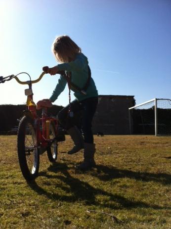 Wie viel Angst habt Ihr um Eure Kinder? Das fragt sich Lisa in ihren Kinderglücks-Momenten 2 fahrrad