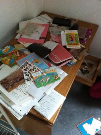 Zurück in die Zukunft! Warum Elternzeit auch für Väter wichtig ist und wie Lisa unverhofft von der Vergangenheit eingeholt wurde... 2 schreibtisch