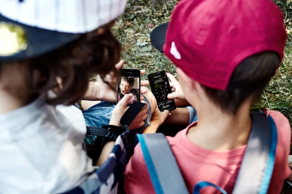 Wie lernt mein Kind den richtigen Umgang mit dem Handy? 2 telekom2