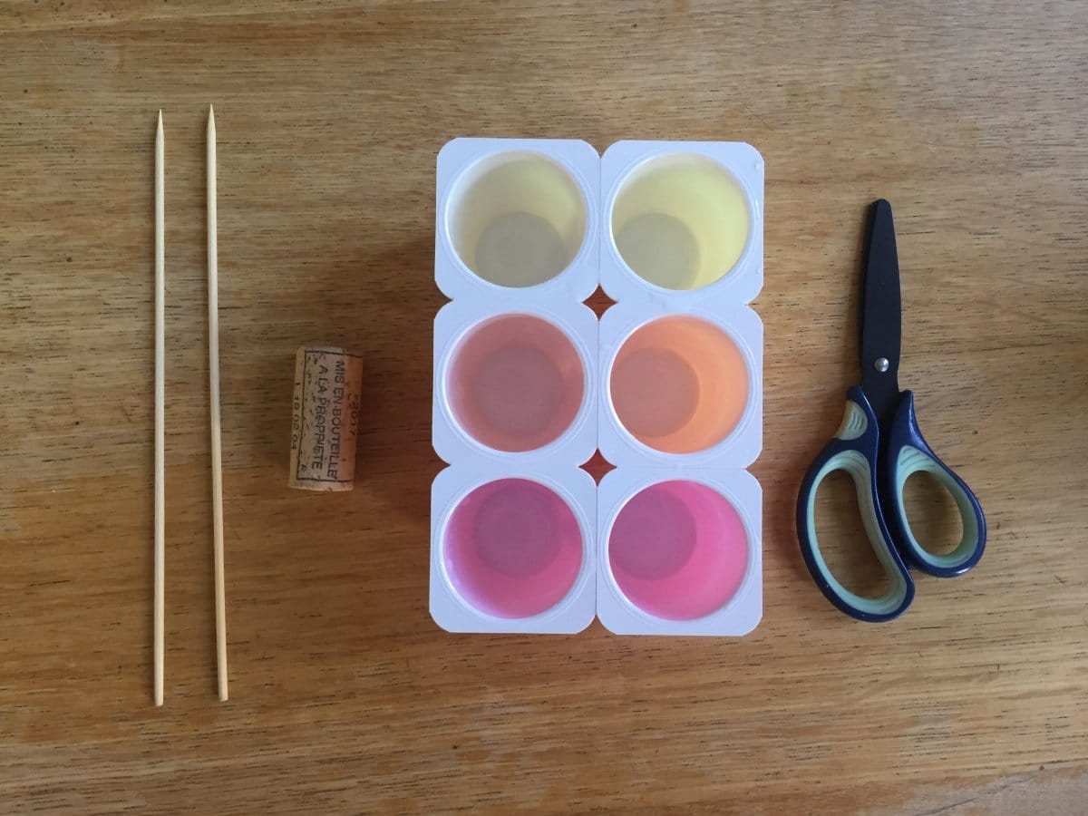 Ein Ausflug in den Wald! So baut ihr einen eigenen Barfuß-Parcours oder ein Wind- und Wasserrad aus FruchtZwerge BIO-Bechern 8 fruchtzwergediy 0