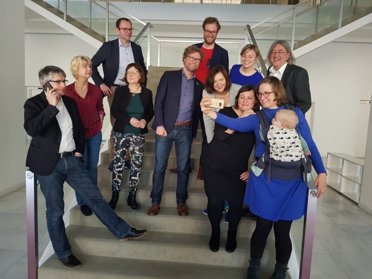 Mit Baby ins Abgeordnetenhaus: Interview über Vereinbarkeit, Baerbock, Habeck und den Stand der Frauen in der Politik - mit Silke Gebel, Fraktionsvoristzende der Grünen in Berlin 5 silke gebel team