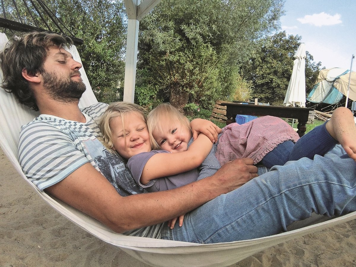 hausboot haengematte