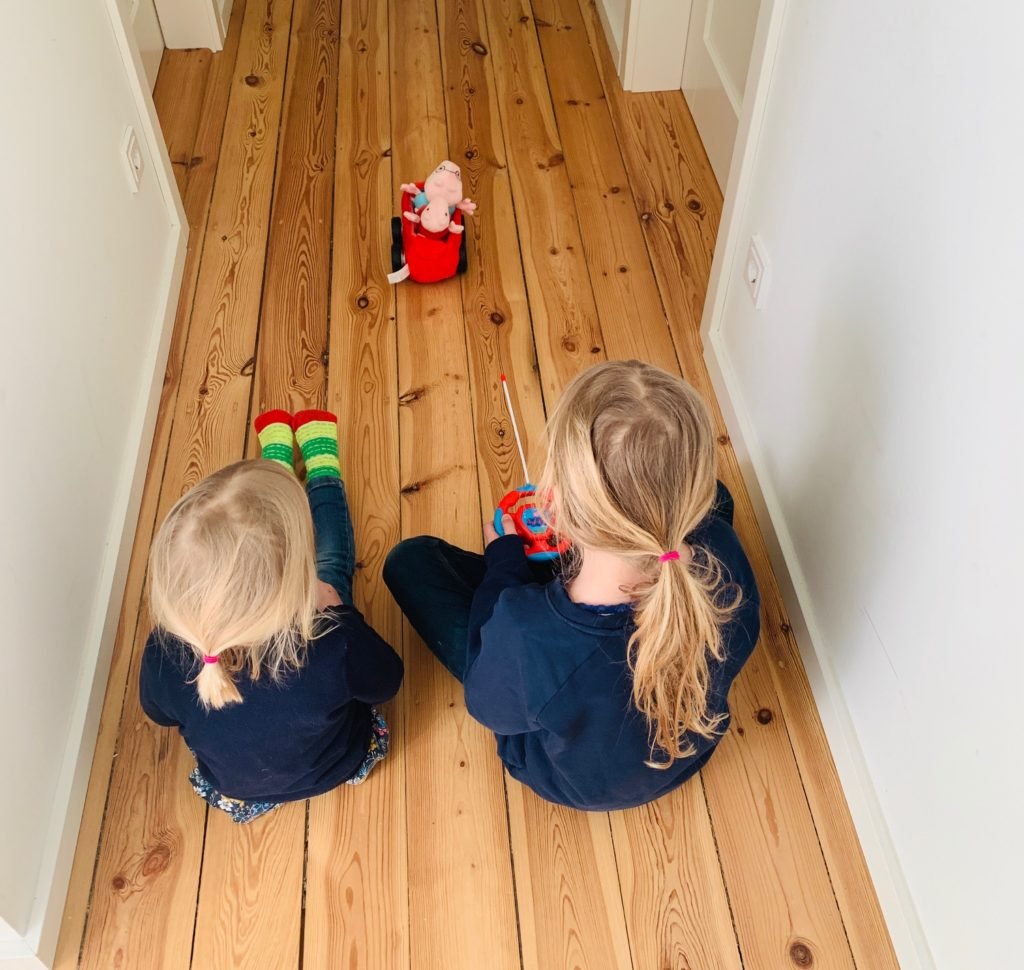 Oster-Gewinnspiel: Dieses Kuschel-Auto macht Eure Peppa Pig-Fans glücklich 4 Peppa Gang