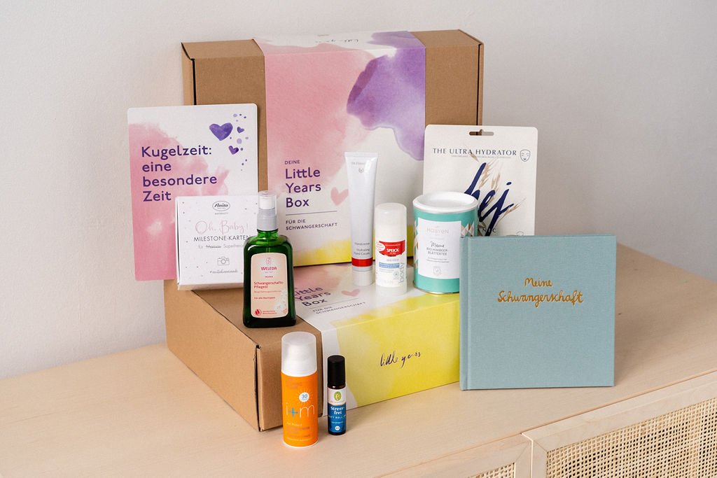 Geschenke für Schwangere und frischgebackene Mamas: Gewinnt diese wunderschönen Produkt-Boxen 3 Wir verlosen hier wunderschöne Geschenkboxen für Schwangere und Neu-Mamis. Mit tollen Produkten und ganz viel Liebe.