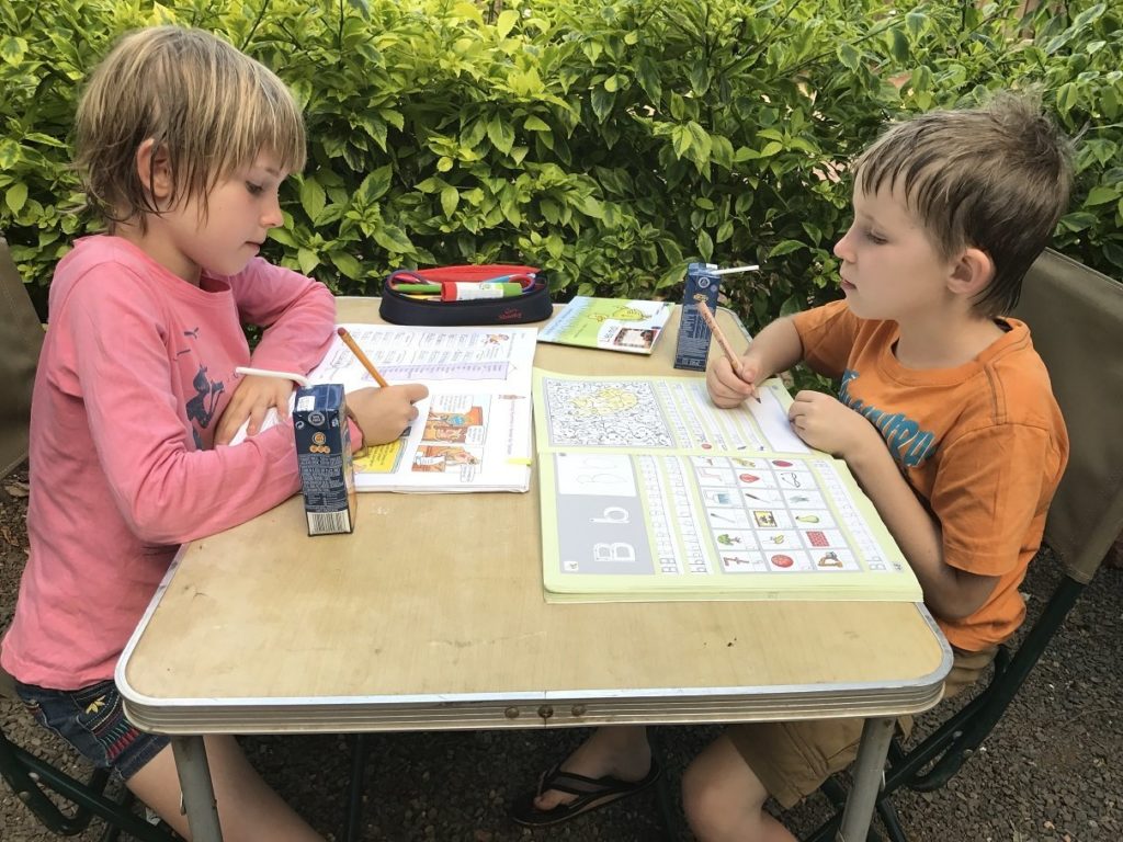 World for kids: Was macht eine Reisefamilie zu Corona-Zeiten? 11 Schule