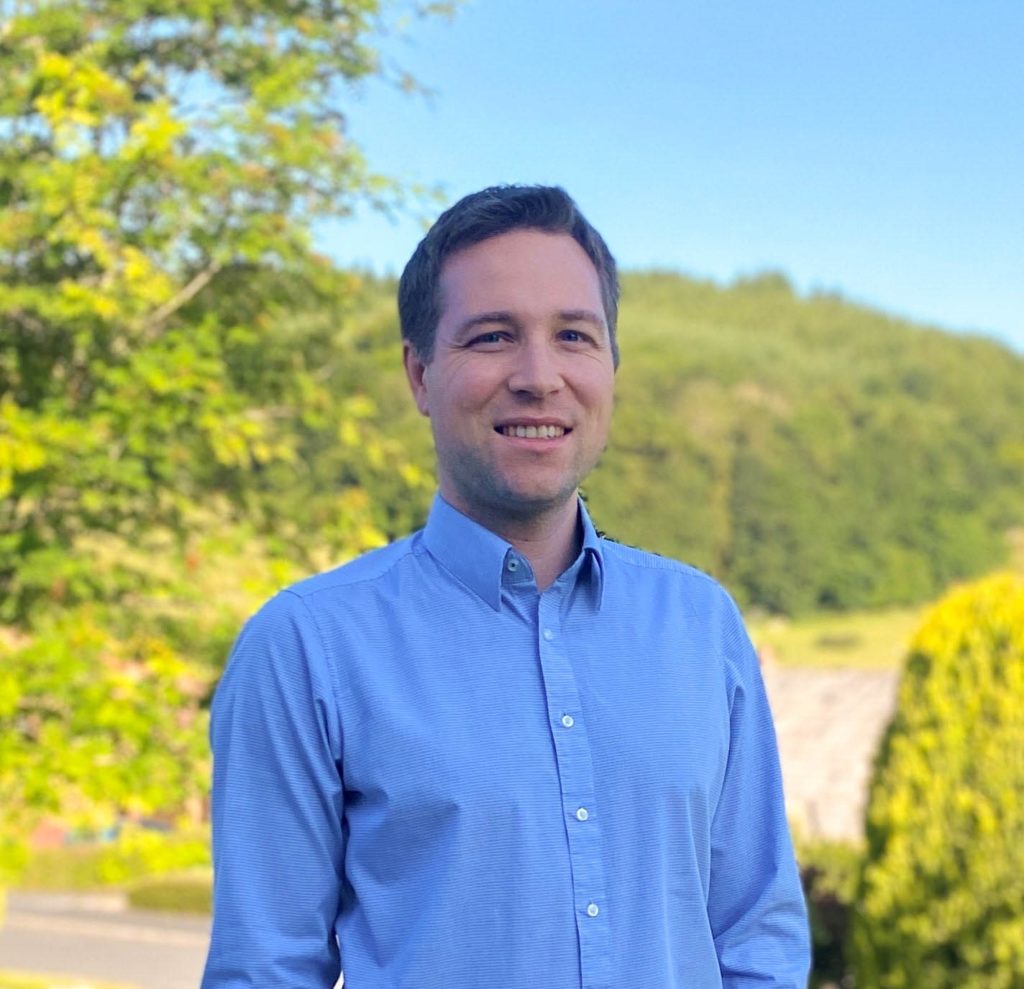 Herz-Urnen für Sternenkinder: Wie wird man eigentlich Urnen-Gestalter? 3 Urne 1 Daniel Mack