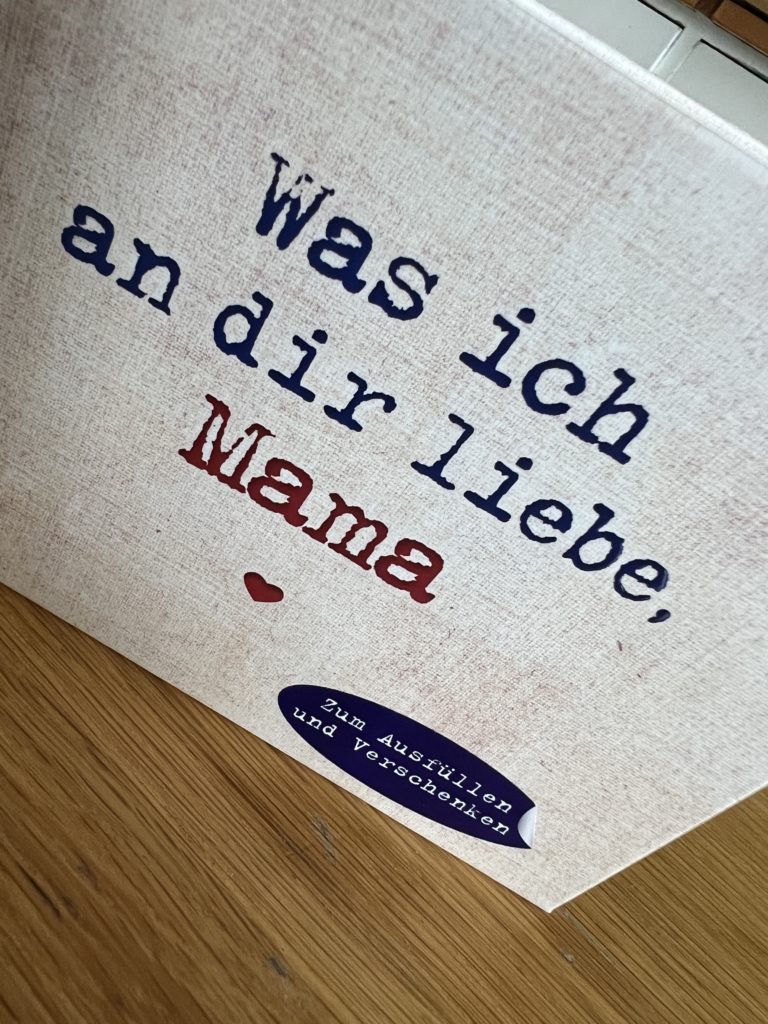 Blümchen, Papierherzen und gesellschaftliche Anerkennung – was wünschst du dir zum Muttertag? 3 Muttertag