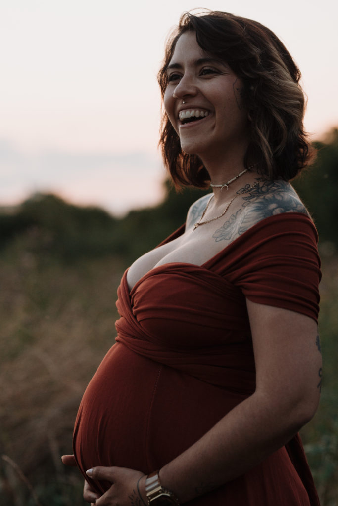 Polyamore Liebe: Elena ist schwanger und Julia will das Baby auch stillen 2 Polyamore Liebe