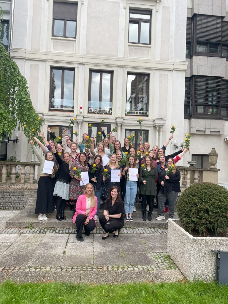 Bindungsorientierte Familienbegleiterin: Stillen, Schlaf, Beikost 3 Familienbegleiterin