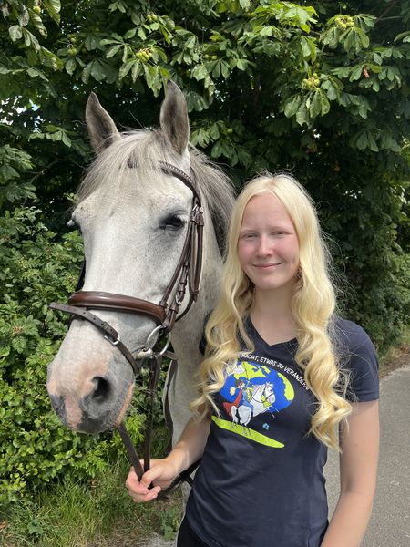 Initiative mit 14: Junge Reiterin gründet Plattform für Nachhaltigkeit im Pferdesport 3 Unternehmerin mit 14