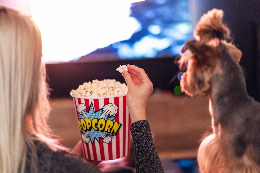 Money, money, money: Teen-Time Jugendkolumne zu Taschengeld 2 popcorn 7025939 1280