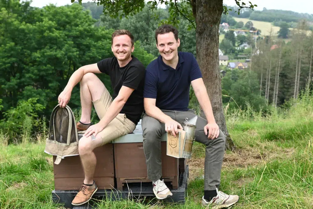 Eine Honig-Schnitzeljagd? So cool, so liebevoll, so lecker! 2 Leon und Florian Grega.jpg