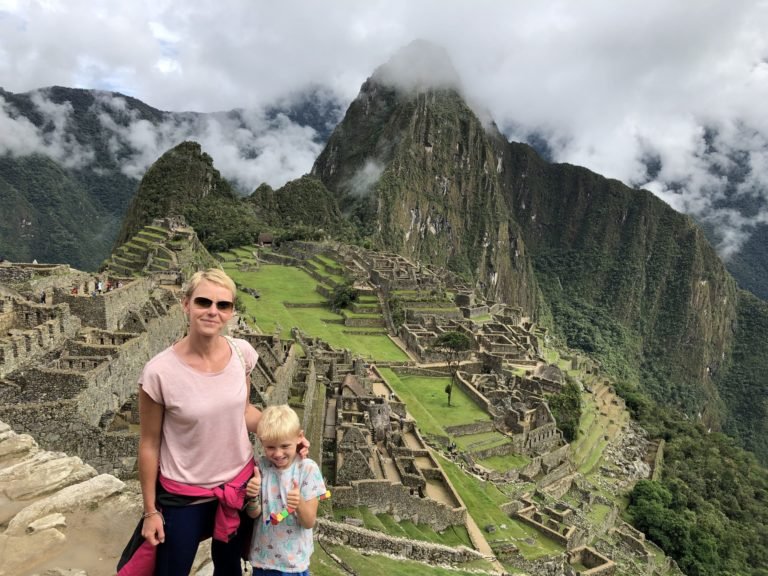 In die weite Welt träumen: Gabriela und ihr Sohn waren schon in 35 Ländern und zeigen uns die schönsten 19 Machu Picchu 2 scaled