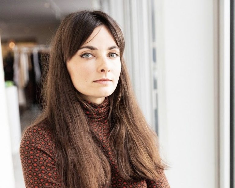 Paula Schramm: Es ist super, jung Kinder zu bekommen 25 Schauspielerin