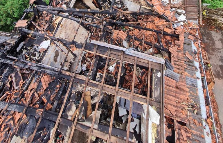 Trotz Hausbrand und Schlaganfall des Vaters: Evelyn bewahrt die Nerven 30 brand