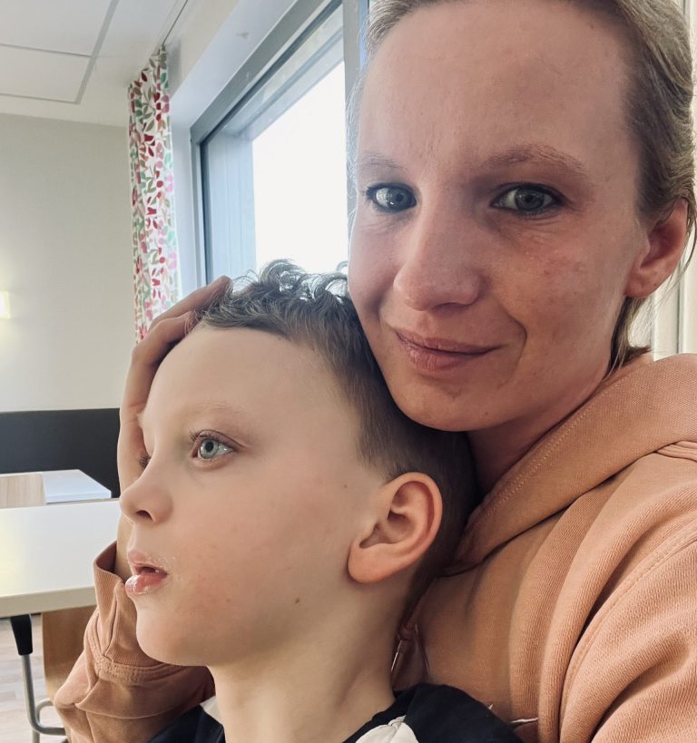 Pflegefall Finni: Vor 1 Jahr war er noch ein gesunder Junge 25 Pflegefall